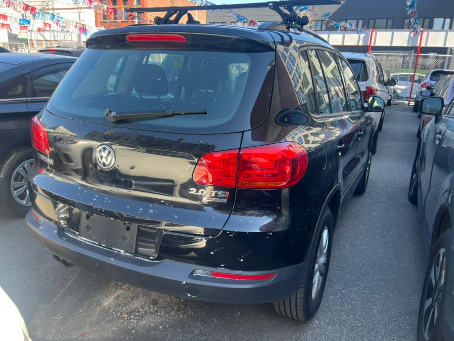 2015 Volkswagen Tiguan 4MOTION 4dr Auto SEL photo