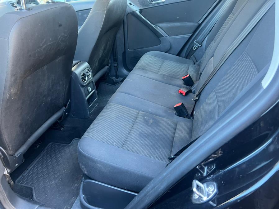 2015 Volkswagen Tiguan 4MOTION 4dr Auto SEL photo
