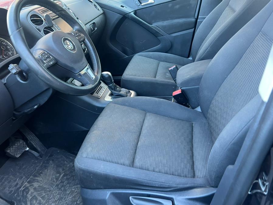 2015 Volkswagen Tiguan 4MOTION 4dr Auto SEL photo