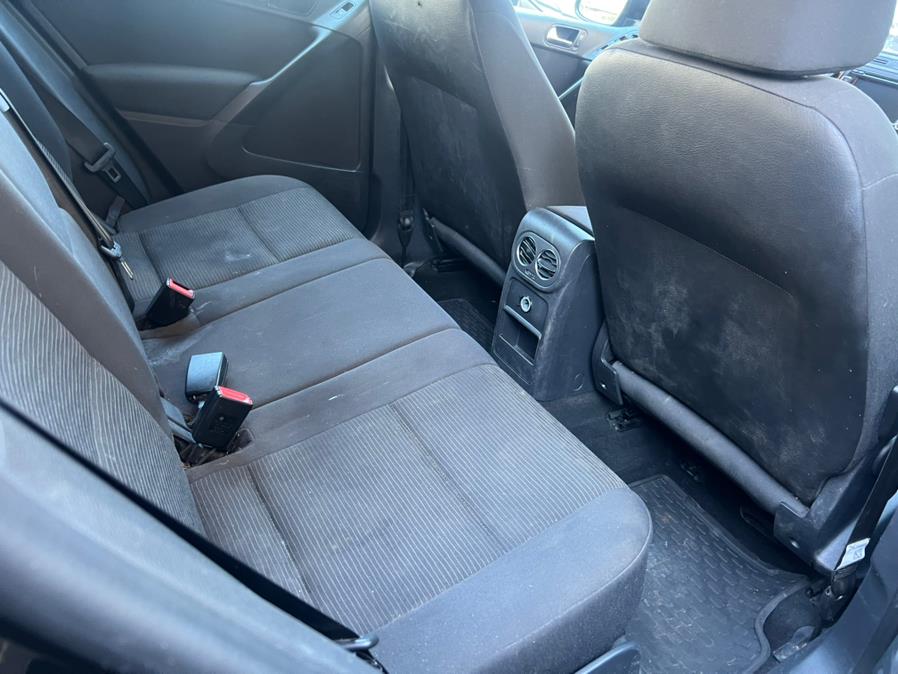 2015 Volkswagen Tiguan 4MOTION 4dr Auto SEL photo