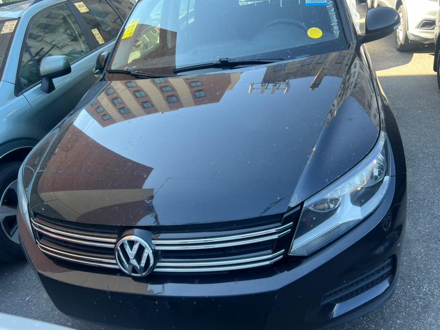 2015 Volkswagen Tiguan 4MOTION 4dr Auto SEL photo