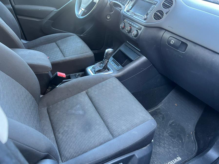 2015 Volkswagen Tiguan 4MOTION 4dr Auto SEL photo