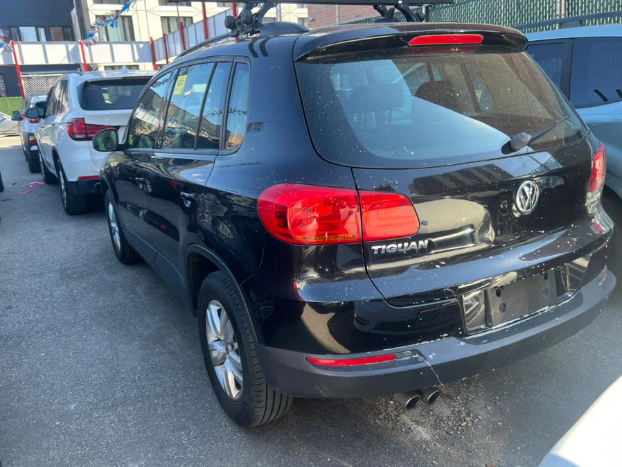2015 Volkswagen Tiguan 4MOTION 4dr Auto SEL photo