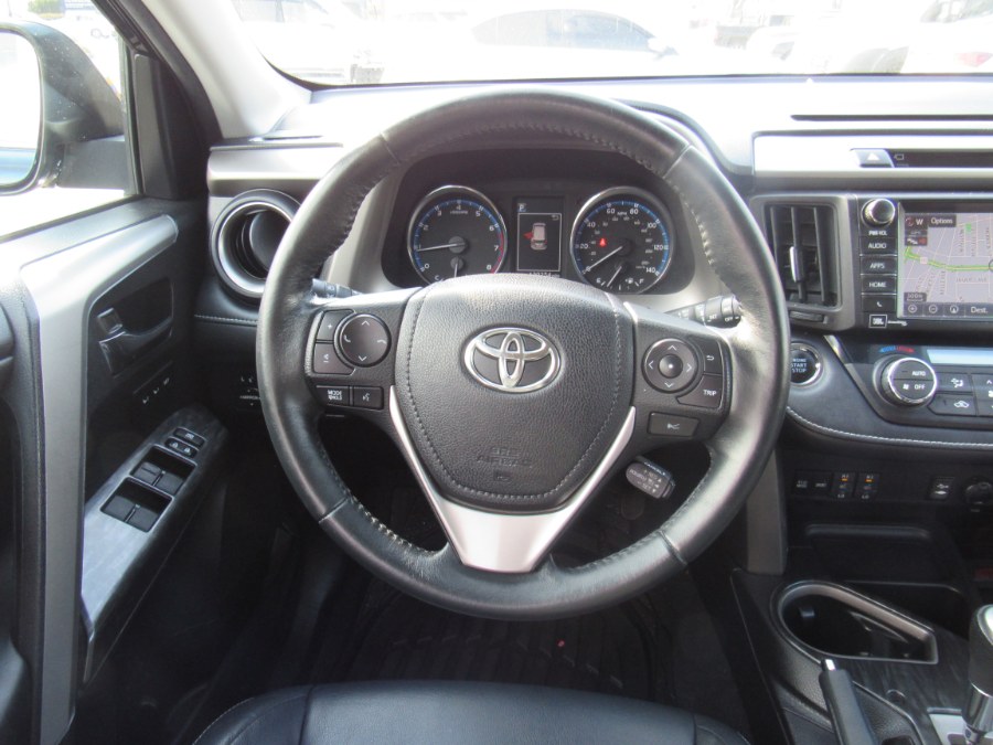 2017 Toyota RAV4 Platinum photo