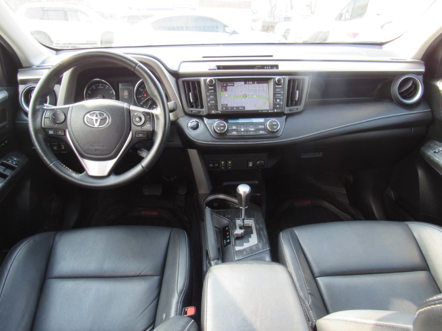 2017 Toyota RAV4 Platinum photo