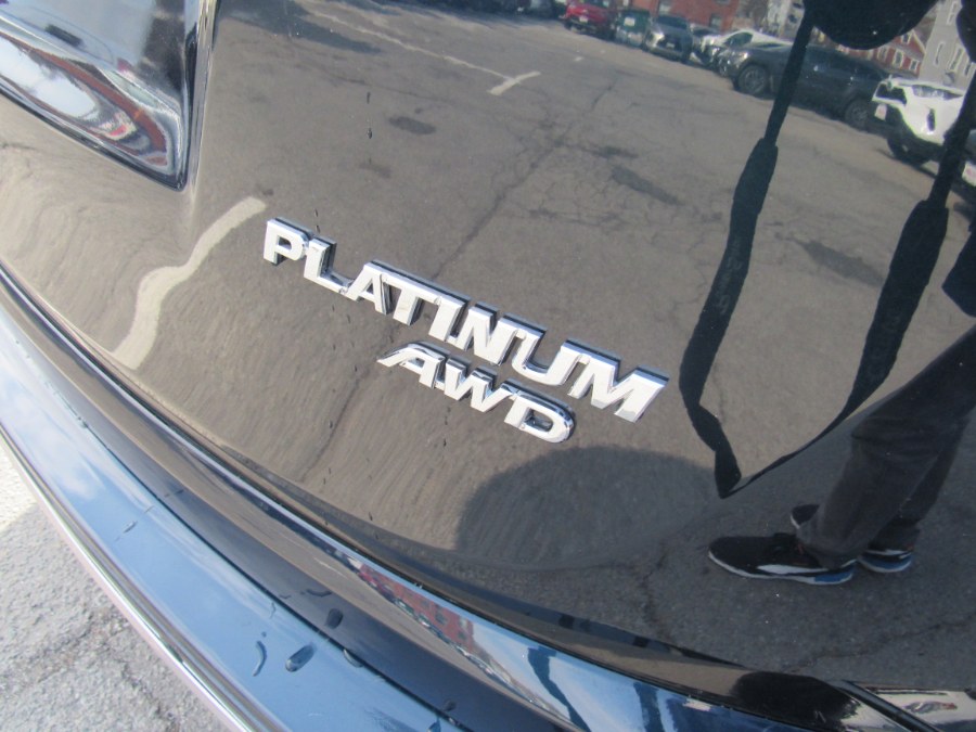 2017 Toyota RAV4 Platinum photo