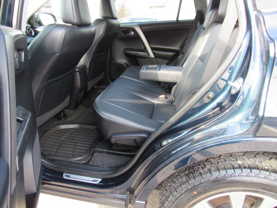 2017 Toyota RAV4 Platinum photo