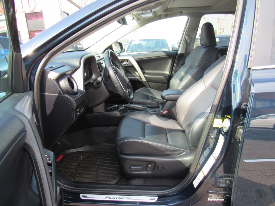 2017 Toyota RAV4 Platinum photo