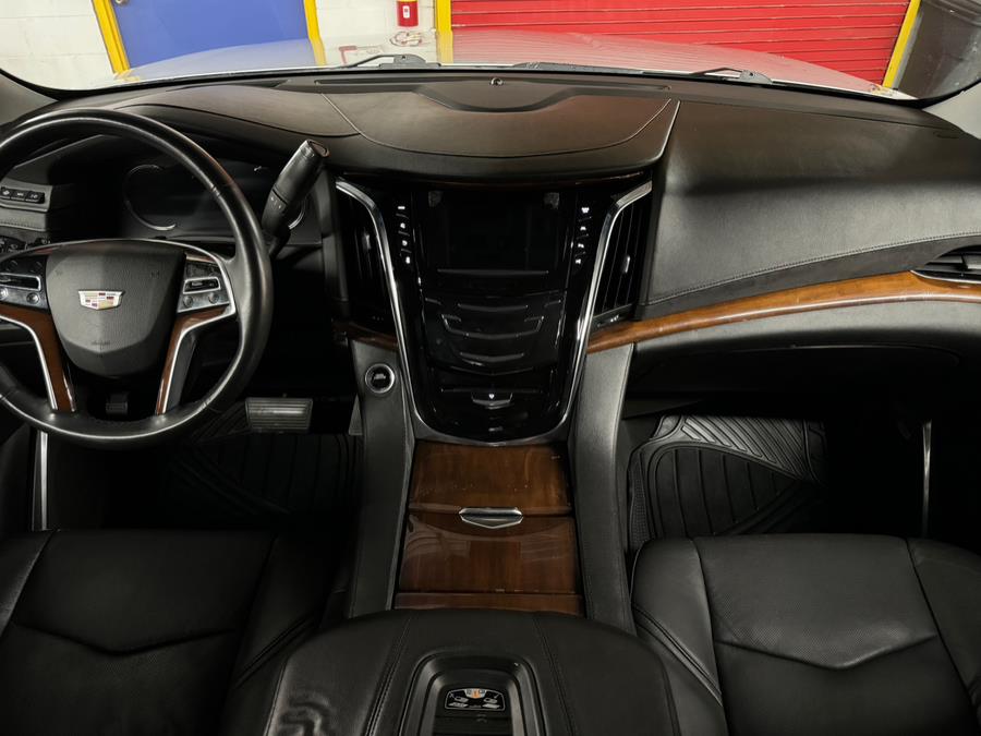 2018 Cadillac Escalade 4WD 4dr Luxury photo