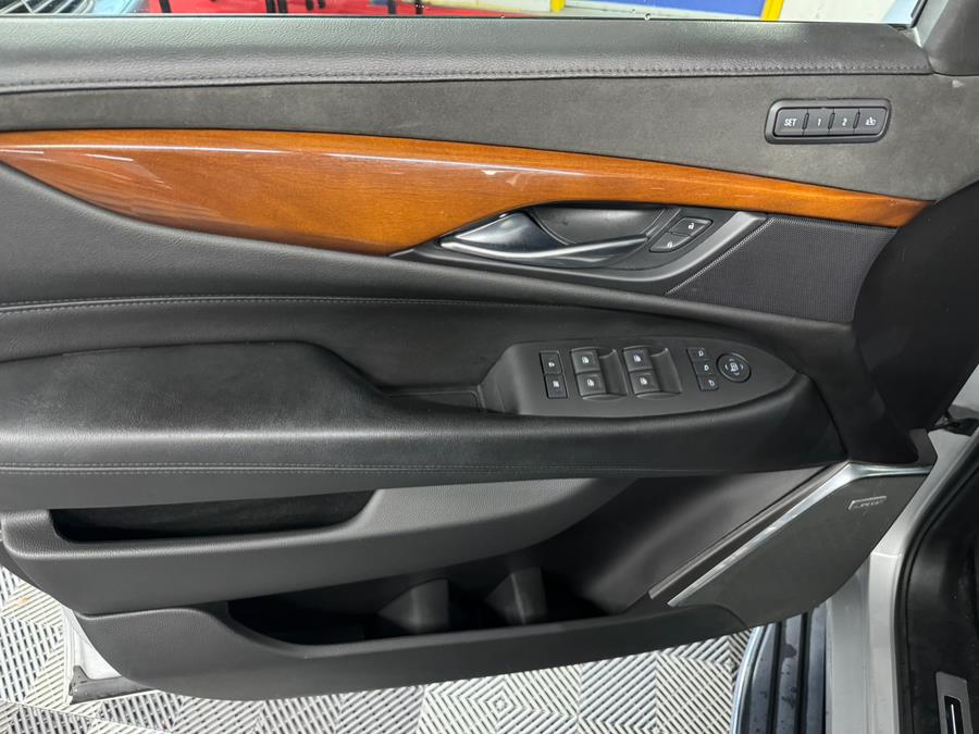 2018 Cadillac Escalade 4WD 4dr Luxury photo
