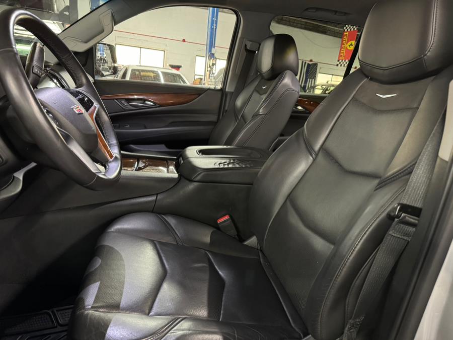 2018 Cadillac Escalade 4WD 4dr Luxury photo