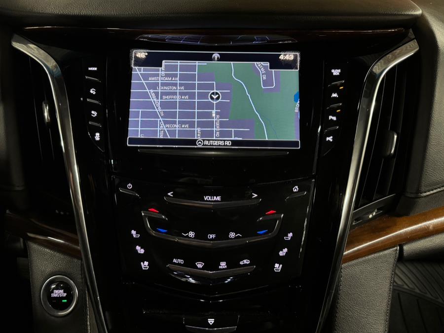 2018 Cadillac Escalade 4WD 4dr Luxury photo