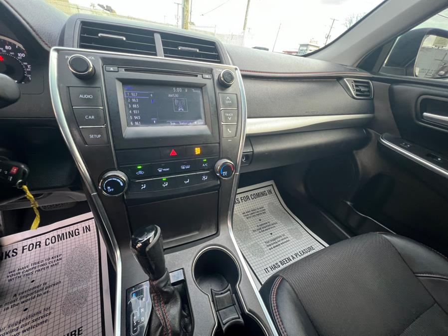 2016 Toyota Camry 4dr Sdn I4 Auto SE (Natl) photo