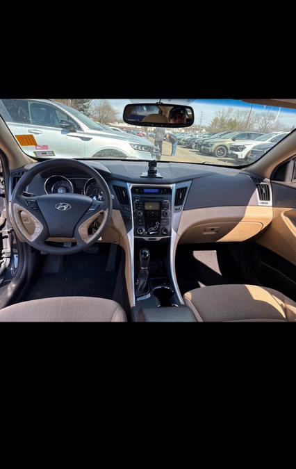 2011 Hyundai Sonata GLS photo
