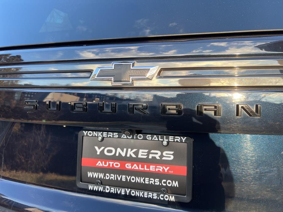 2022 Chevrolet Suburban 4WD 4dr RST photo