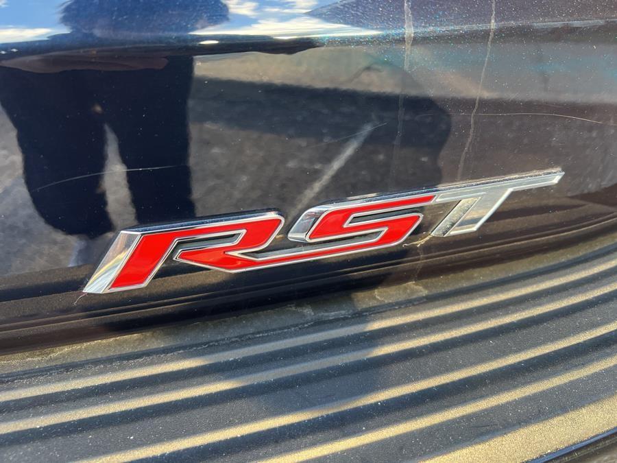 2022 Chevrolet Suburban 4WD 4dr RST photo