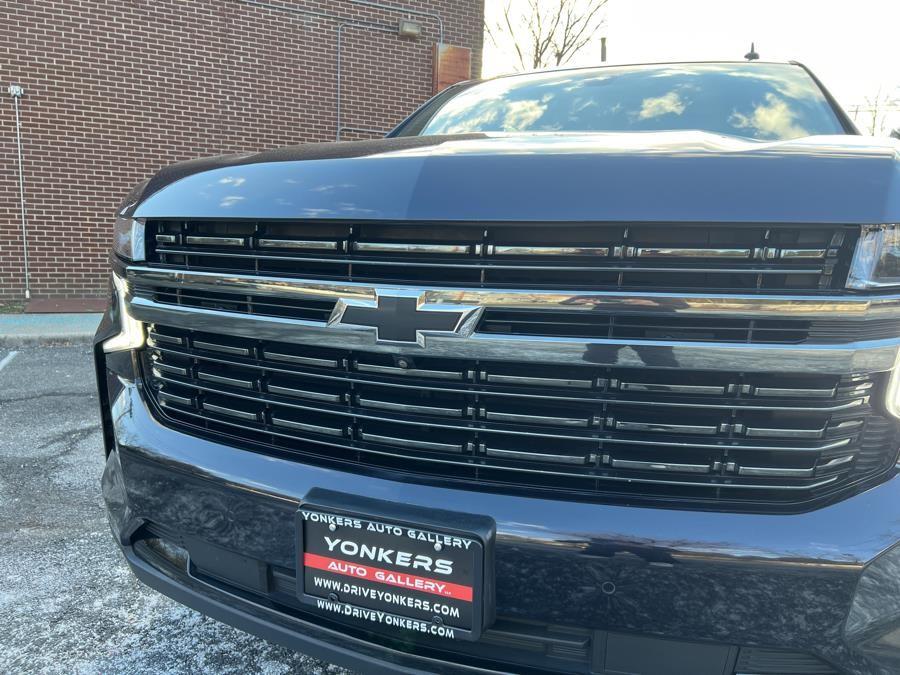 2022 Chevrolet Suburban 4WD 4dr RST photo
