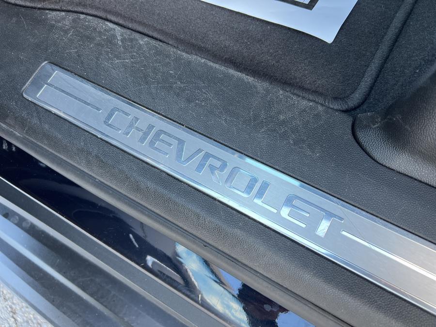 2022 Chevrolet Suburban 4WD 4dr RST photo