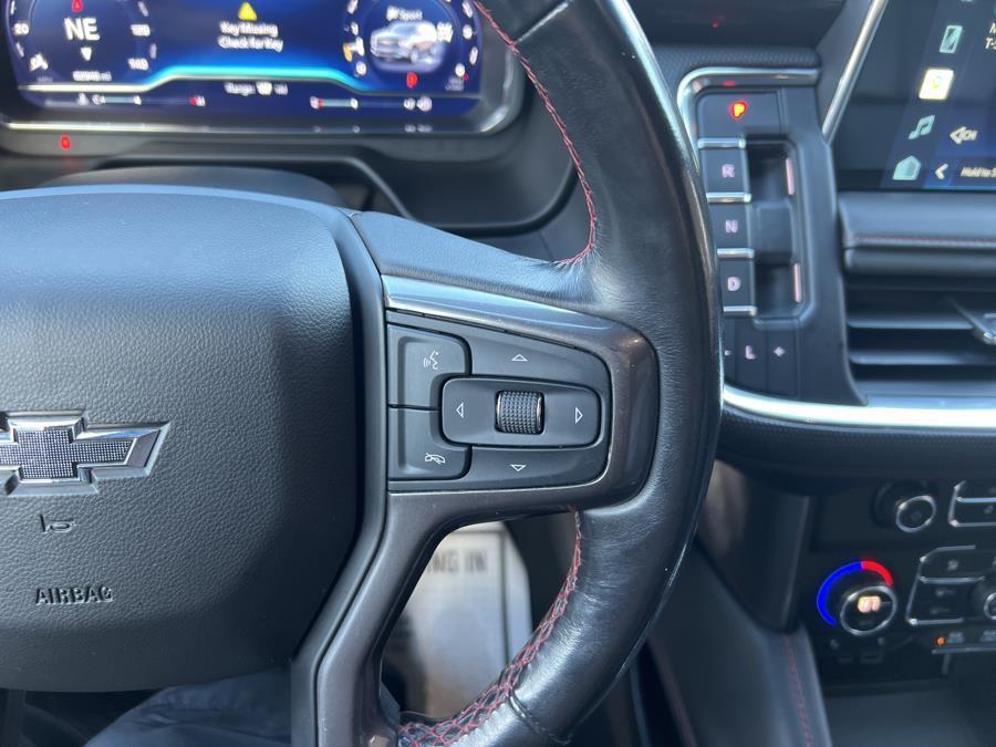 2022 Chevrolet Suburban 4WD 4dr RST photo