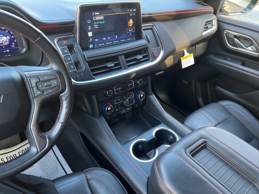 2022 Chevrolet Suburban 4WD 4dr RST photo