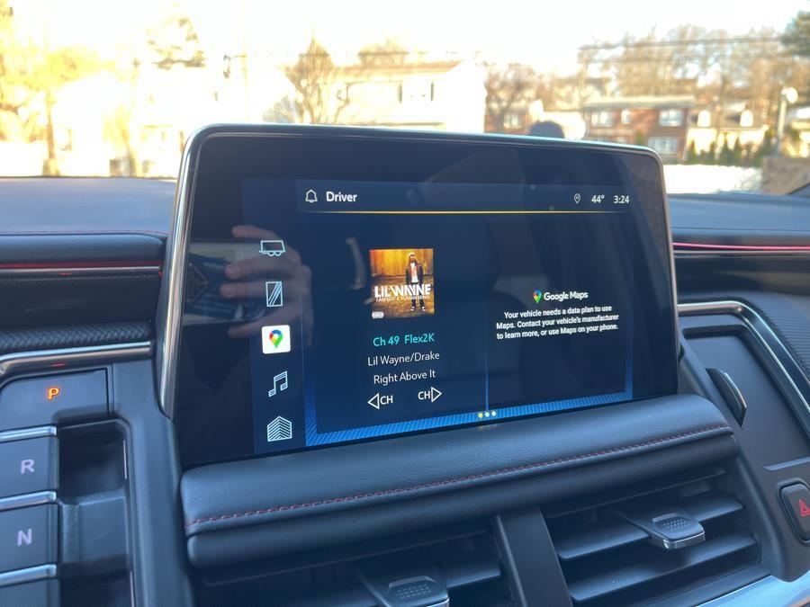 2022 Chevrolet Suburban 4WD 4dr RST photo