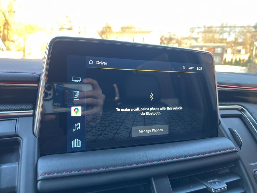 2022 Chevrolet Suburban 4WD 4dr RST photo
