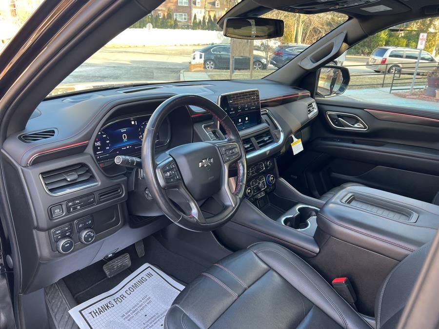 2022 Chevrolet Suburban 4WD 4dr RST photo