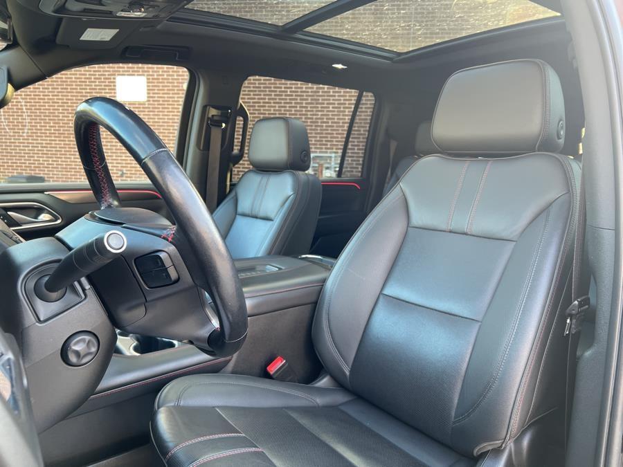 2022 Chevrolet Suburban 4WD 4dr RST photo