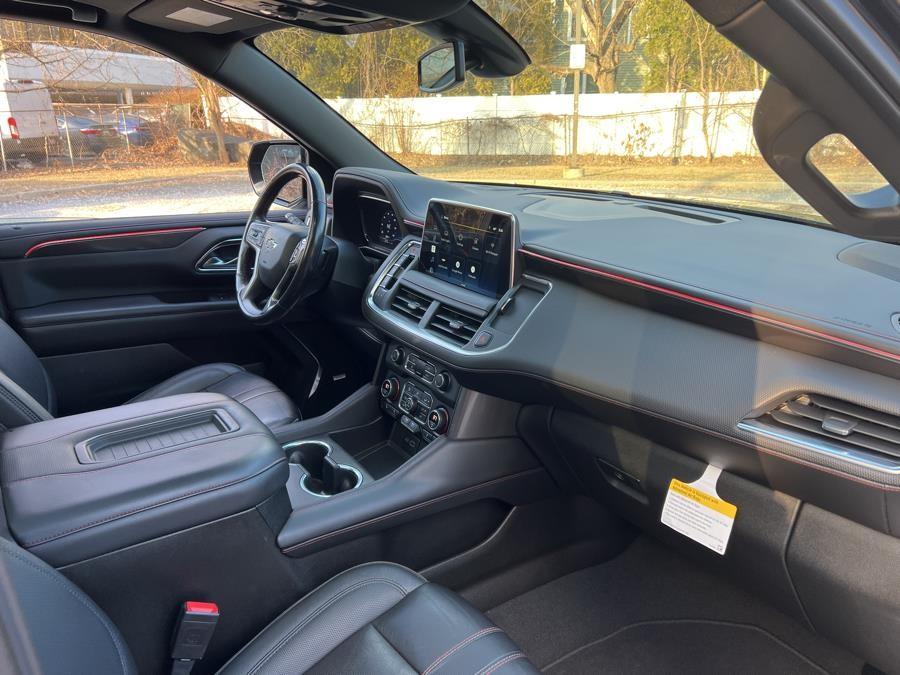 2022 Chevrolet Suburban 4WD 4dr RST photo
