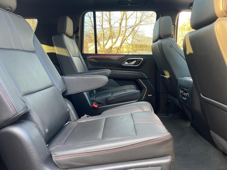 2022 Chevrolet Suburban 4WD 4dr RST photo