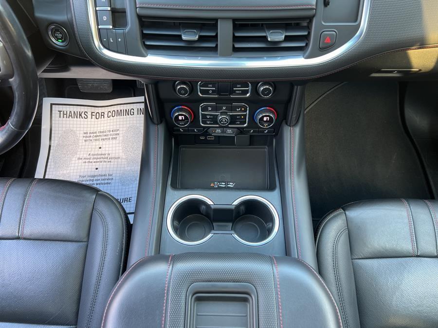 2022 Chevrolet Suburban 4WD 4dr RST photo