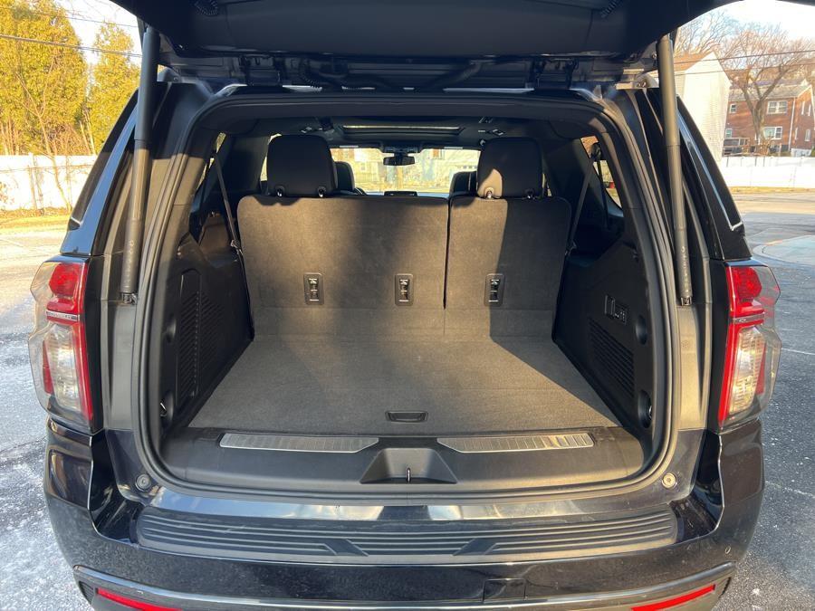 2022 Chevrolet Suburban 4WD 4dr RST photo