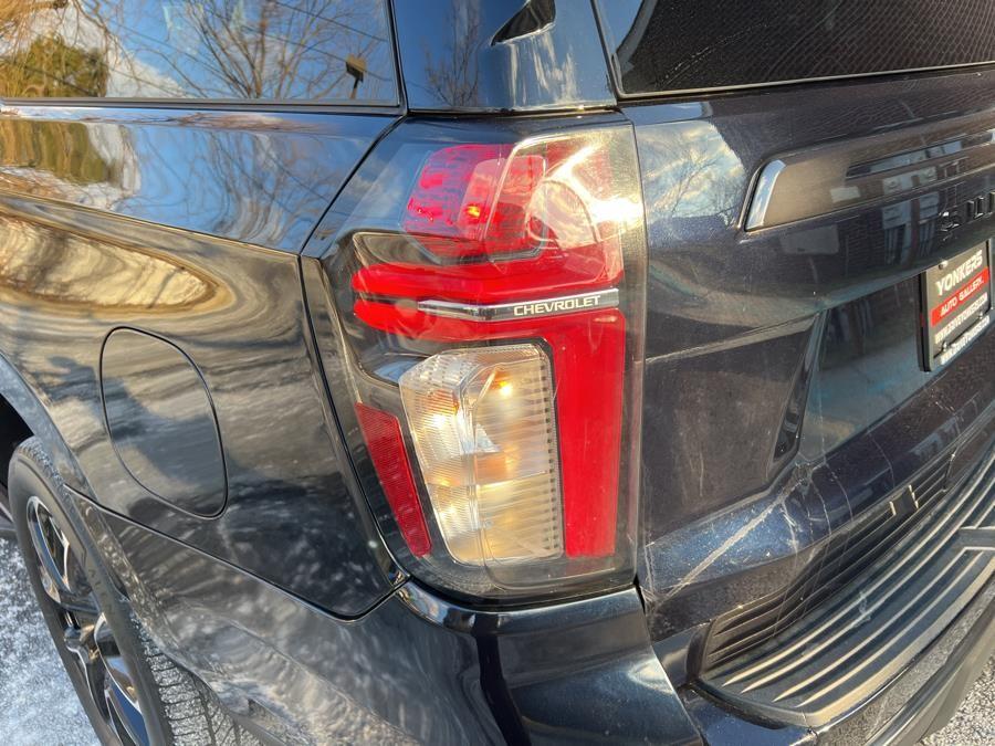 2022 Chevrolet Suburban 4WD 4dr RST photo