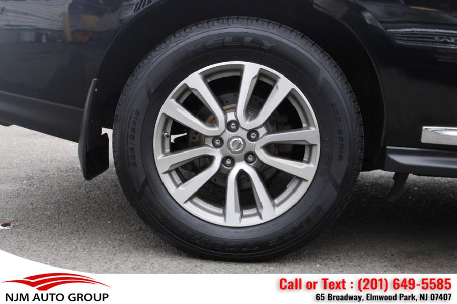 2014 Nissan Pathfinder S photo