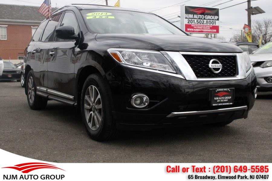 2014 Nissan Pathfinder S photo