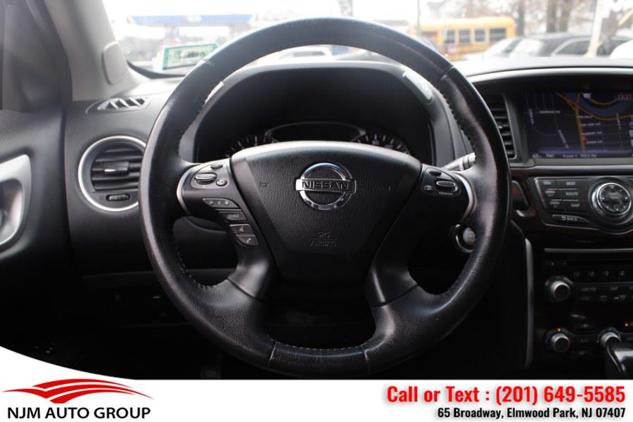 2014 Nissan Pathfinder S photo