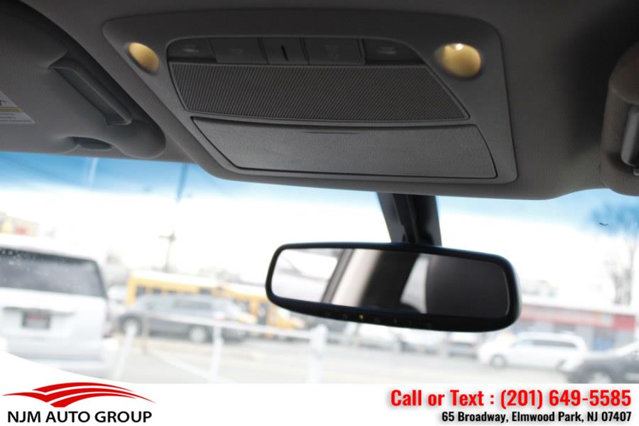 2014 Nissan Pathfinder S photo