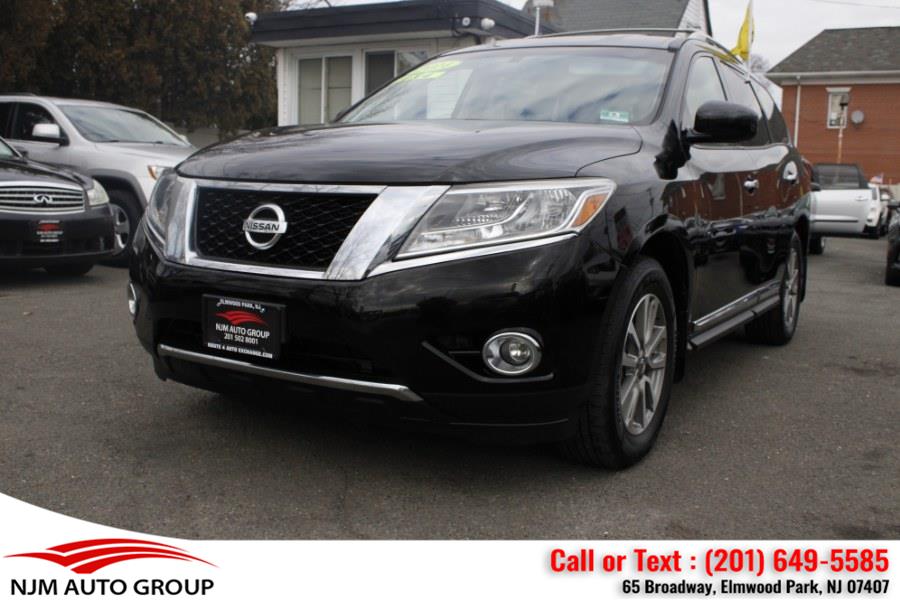 2014 Nissan Pathfinder S photo
