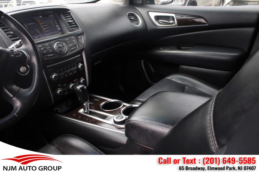 2014 Nissan Pathfinder S photo