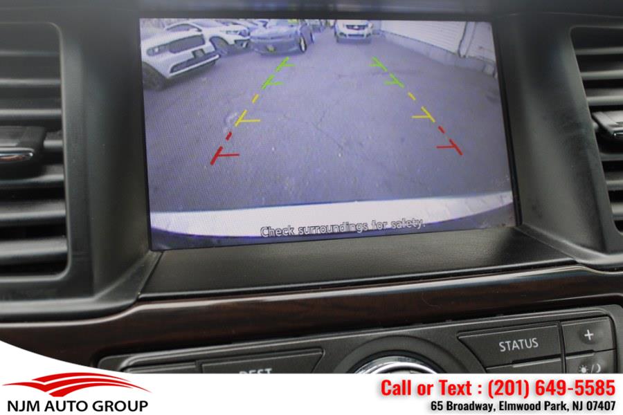 2014 Nissan Pathfinder S photo
