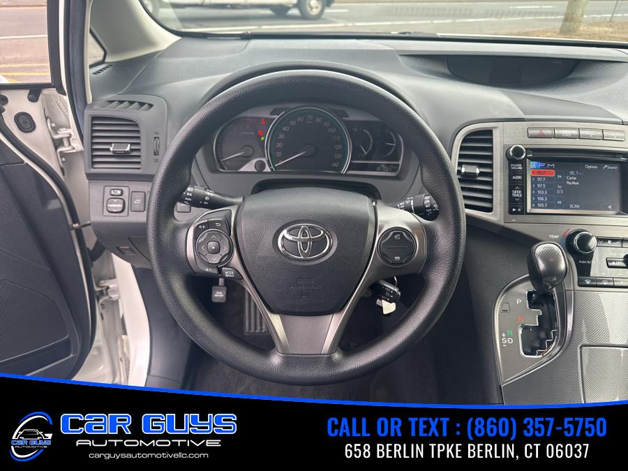 2014 Toyota Venza LE photo