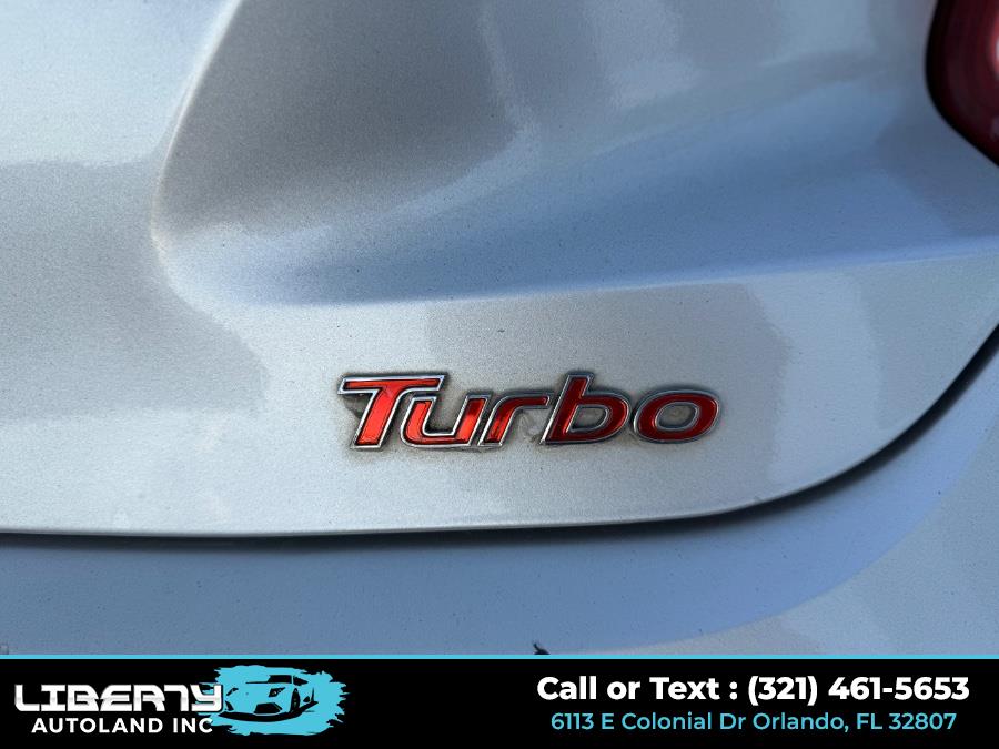 2016 Hyundai Veloster 3dr Cpe Auto Turbo photo