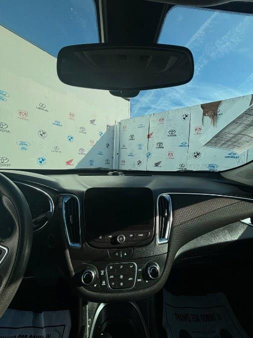 2020 Chevrolet Malibu 4dr Sdn LT photo