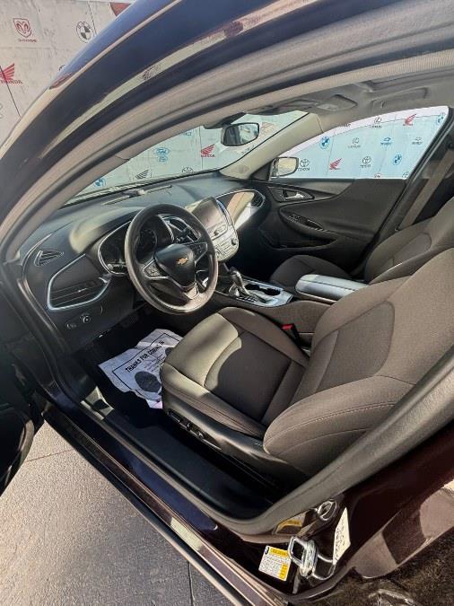 2020 Chevrolet Malibu 4dr Sdn LT photo
