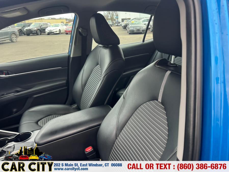 2019 Toyota Camry SE Auto (Natl) photo