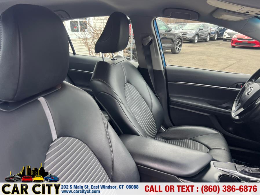 2019 Toyota Camry SE Auto (Natl) photo