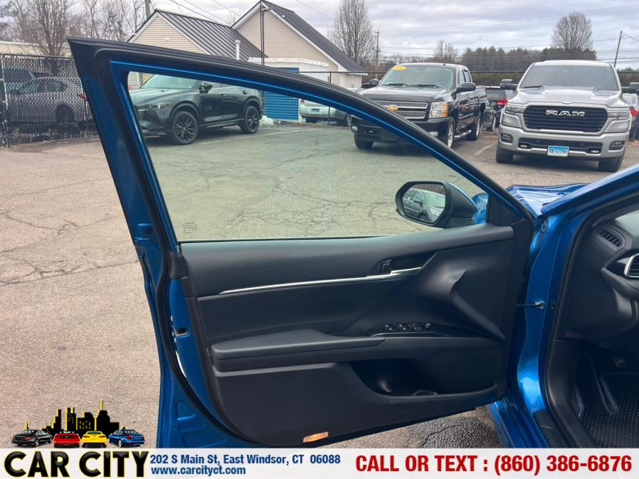 2019 Toyota Camry SE Auto (Natl) photo