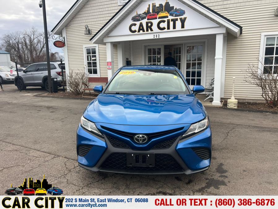 2019 Toyota Camry SE Auto (Natl) photo