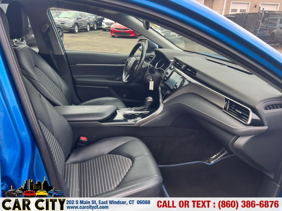 2019 Toyota Camry SE Auto (Natl) photo