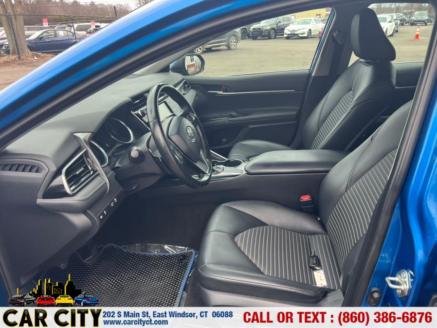 2019 Toyota Camry SE Auto (Natl) photo